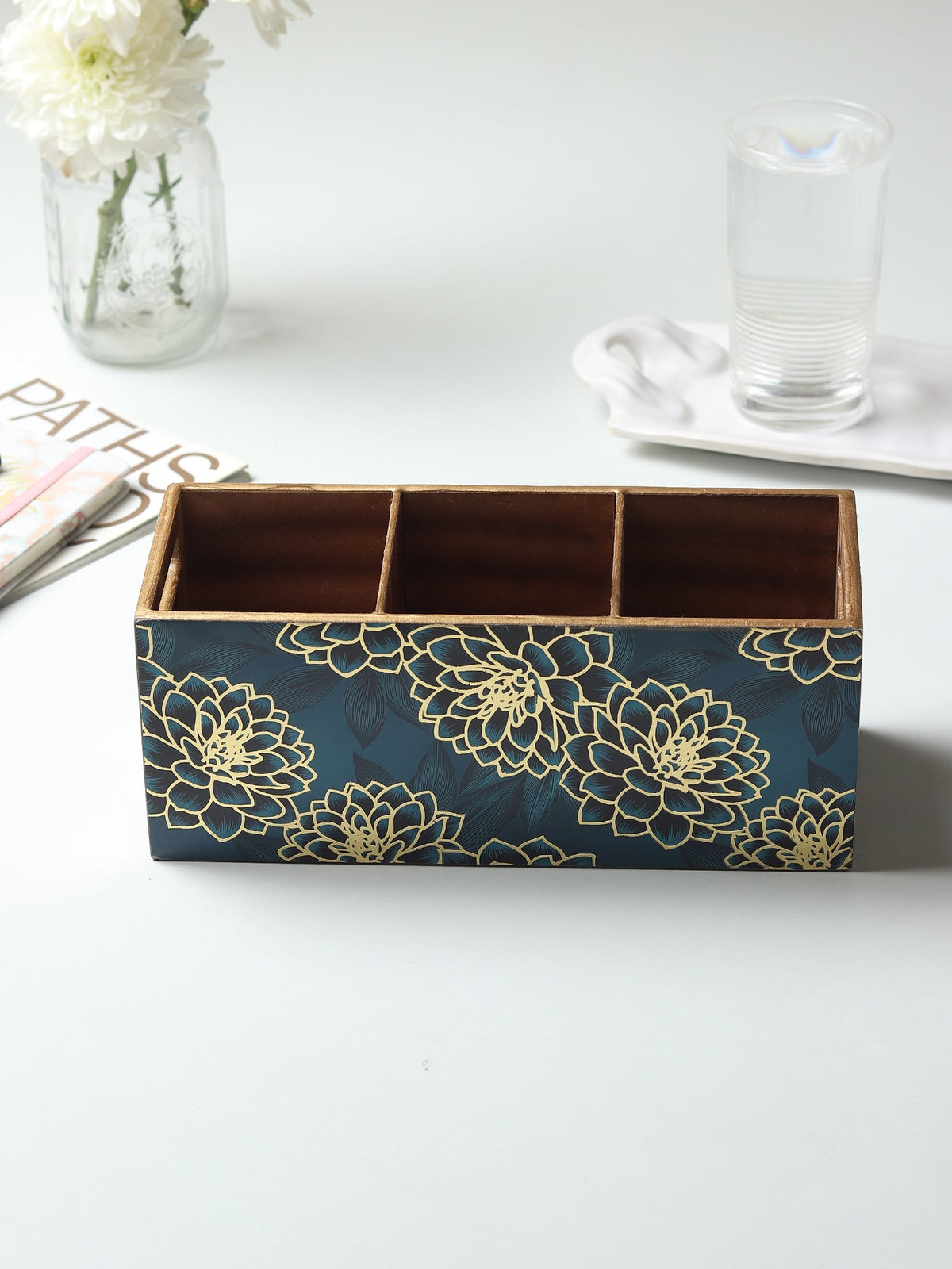 Sapphire Wreath Tissue Box M.M.I. OVERSEAS