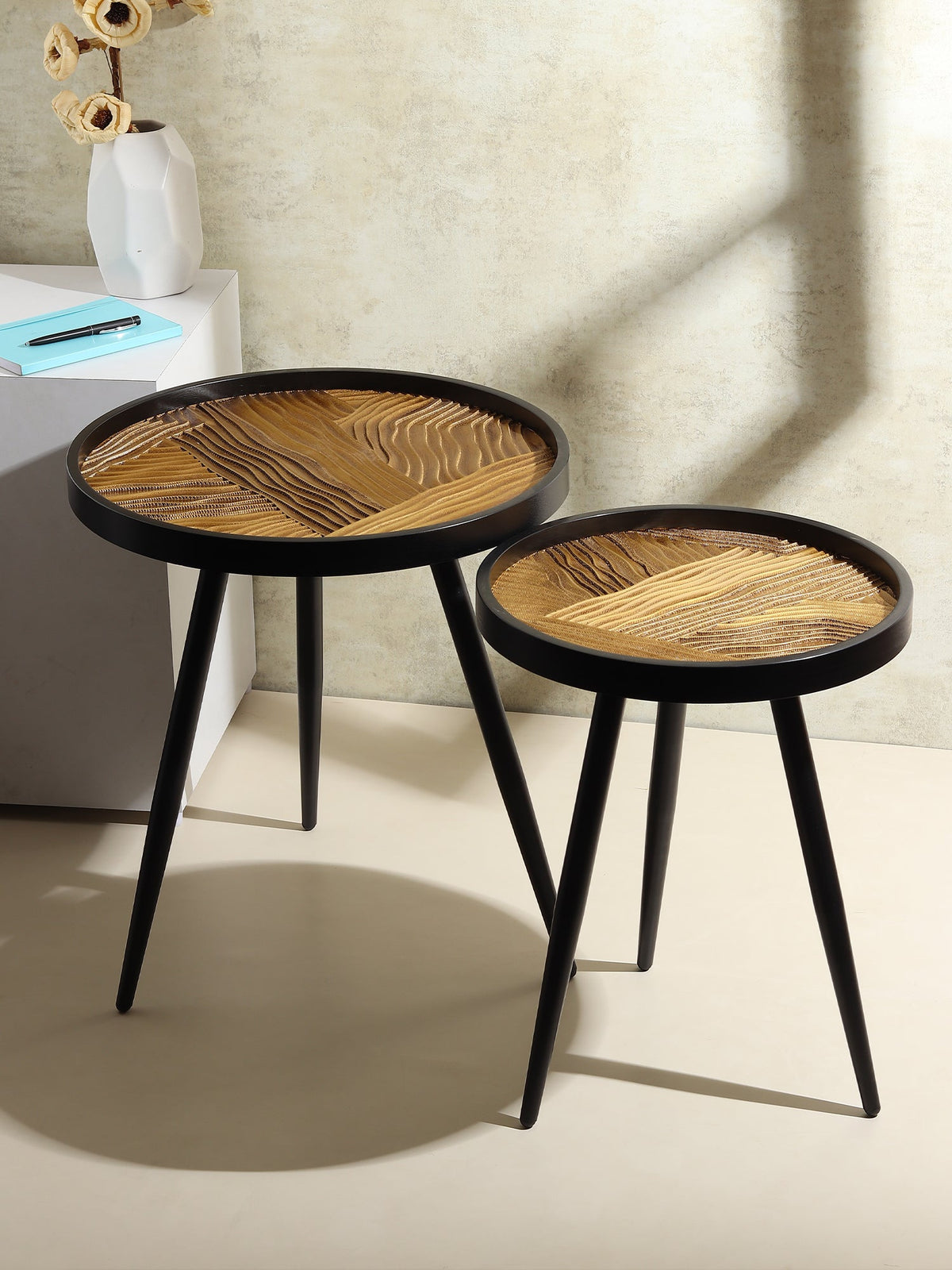 Dune Round Table Set of 2 M.M.I. OVERSEAS