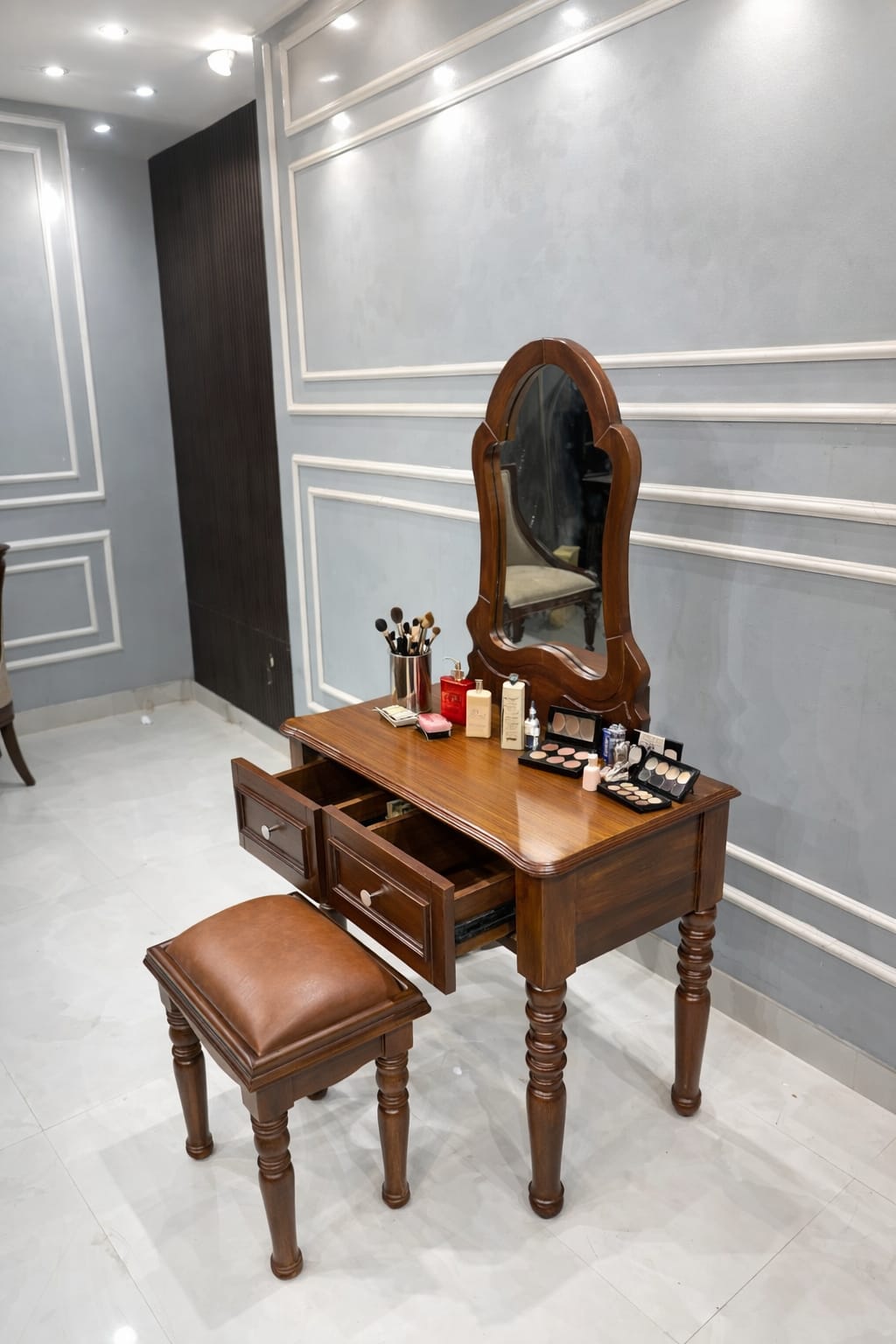 Vintage Mahogany Makeup Vanity Set with Petal Mirror & Stool OUCH CART