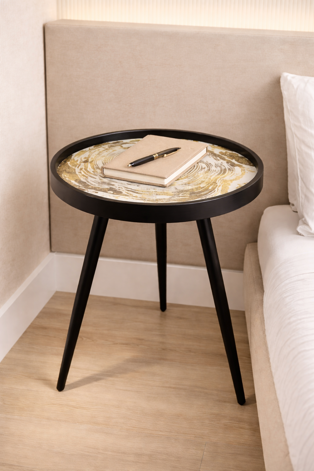 Oakveil Black Table Large M.M.I. OVERSEAS