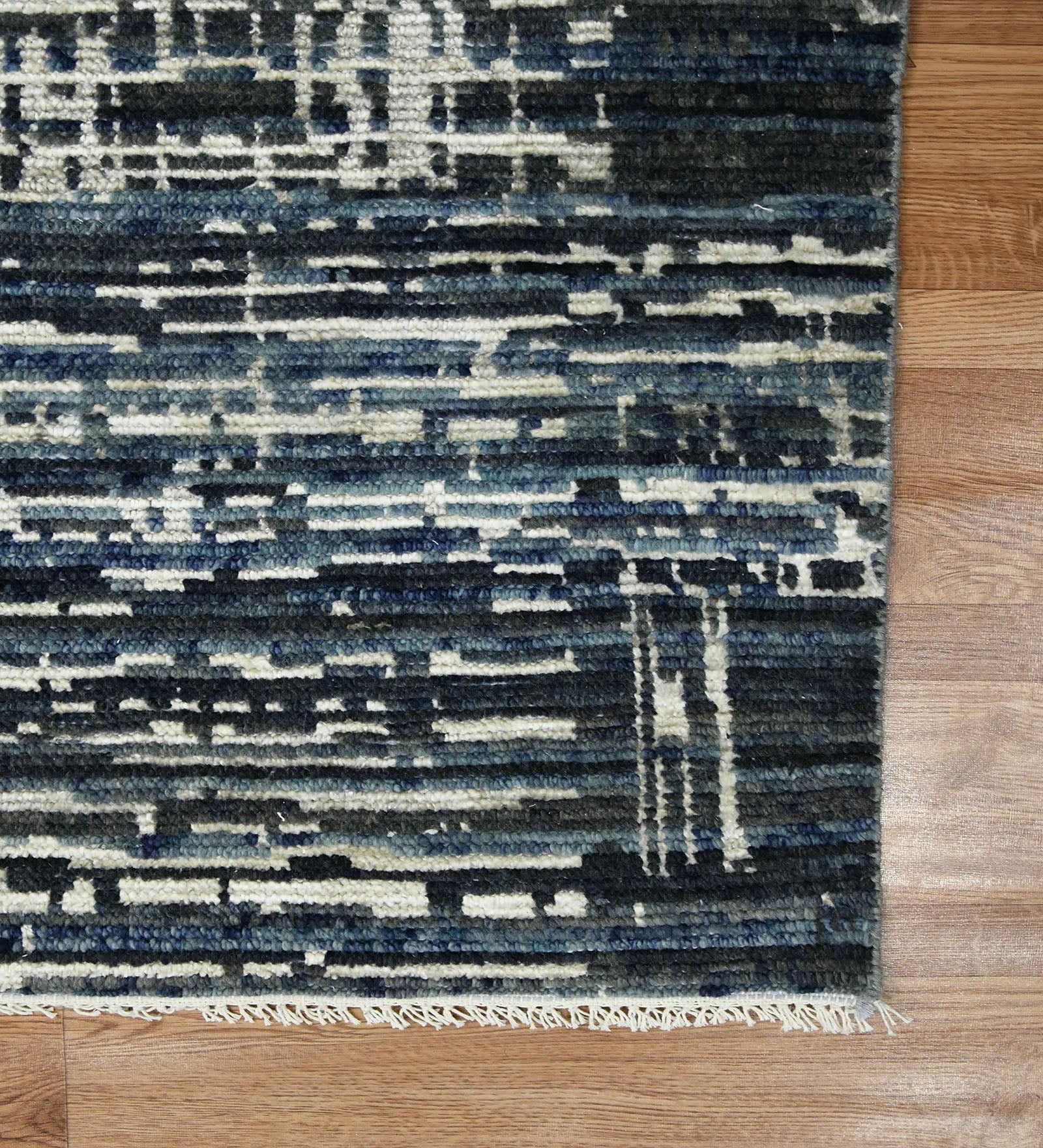 Metropolis Modern Pattern Hand Knotted  Rectangle Anti-Skid Designer Carpet, Prayer Rug For Office Cabins, Small Living Spaces - 2'X3'