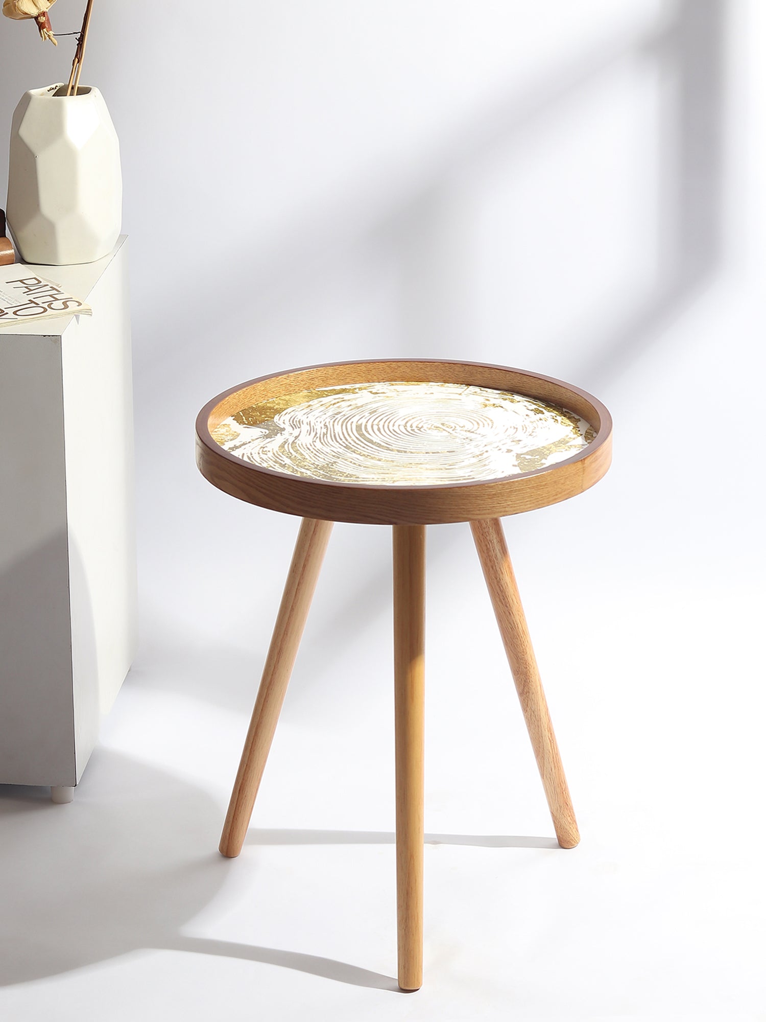 Oakveil Brown Table Medium