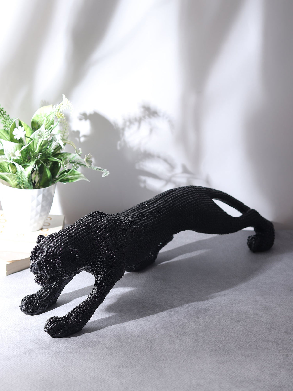 Jeweled Prowler Black M.M.I. OVERSEAS