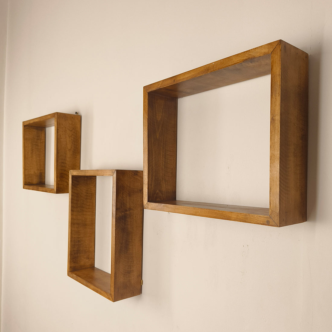 ARTHUR III Rectangular Shaped Set of 3 Wooden Wall Shelves
