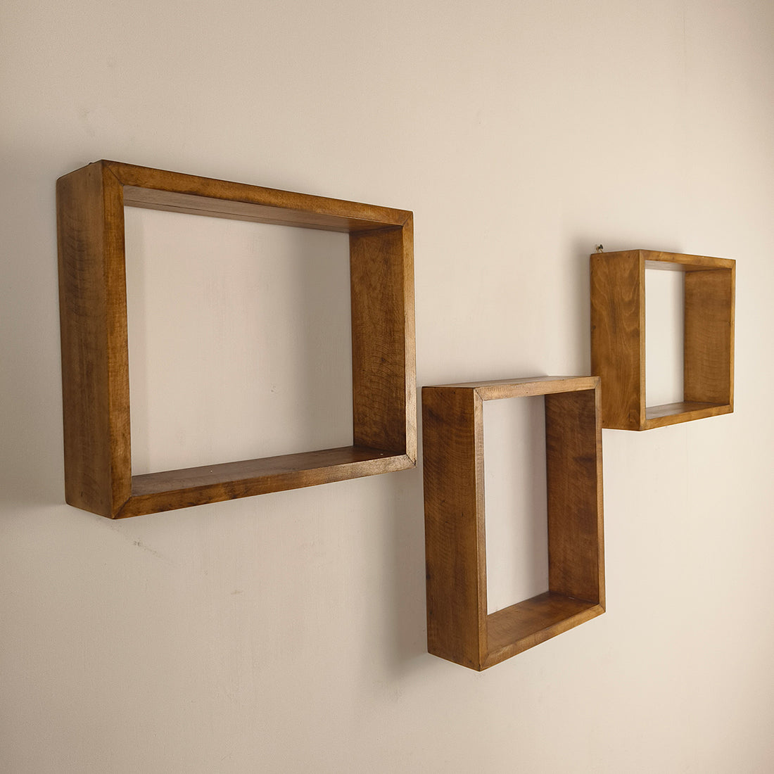 ARTHUR III Rectangular Shaped Set of 3 Wooden Wall Shelves