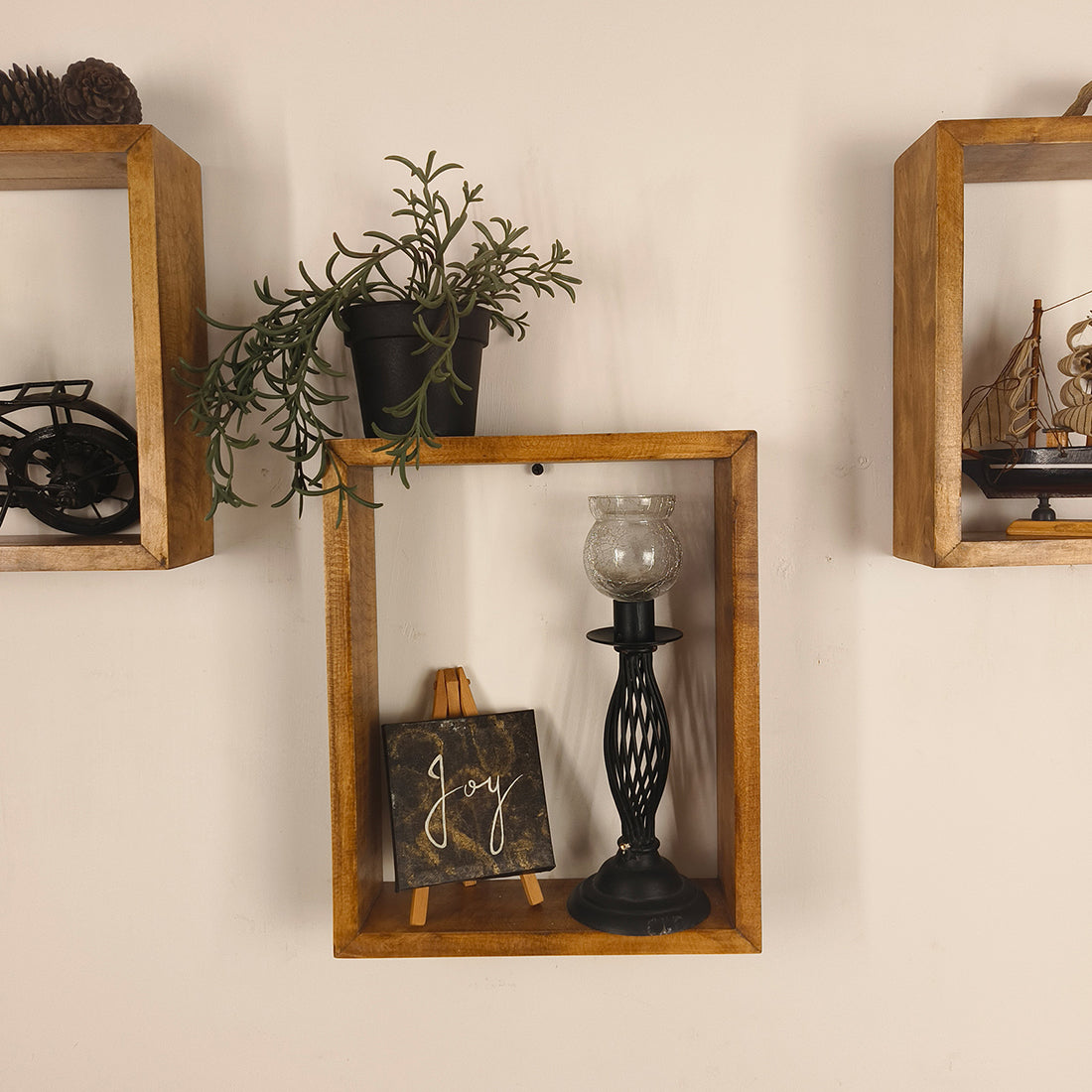 ARTHUR III Rectangular Shaped Set of 3 Wooden Wall Shelves