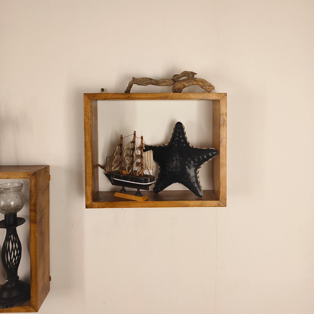 ARTHUR III Rectangular Shaped Set of 3 Wooden Wall Shelves