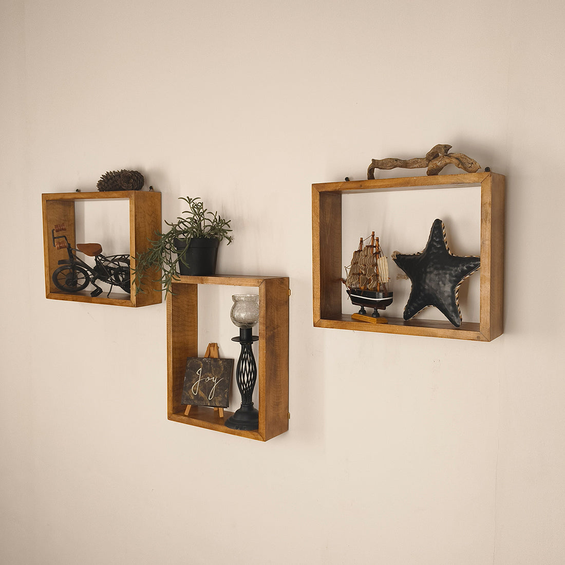 ARTHUR III Rectangular Shaped Set of 3 Wooden Wall Shelves - OUCH CART | Wall decor