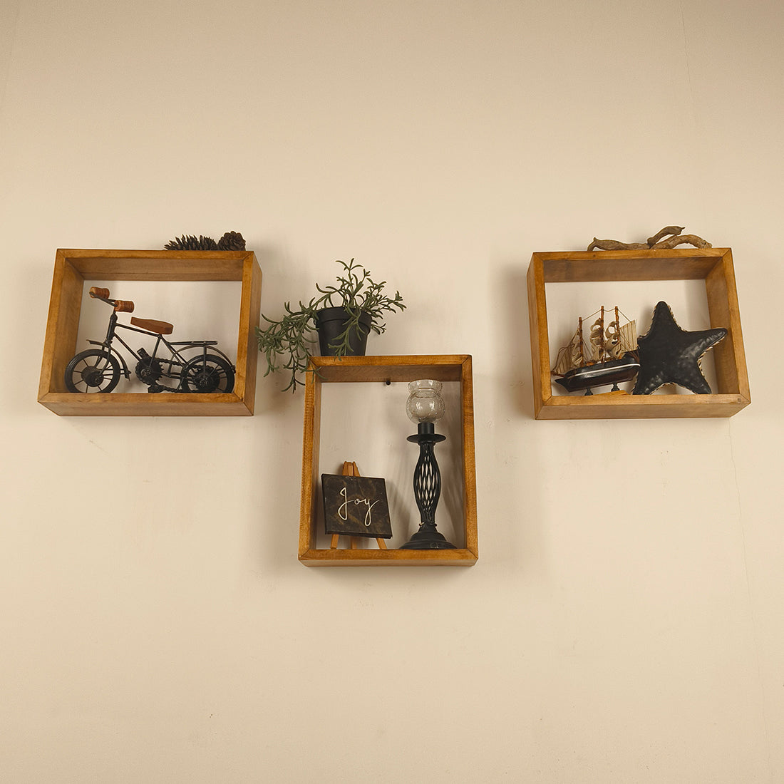 ARTHUR III Rectangular Shaped Set of 3 Wooden Wall Shelves