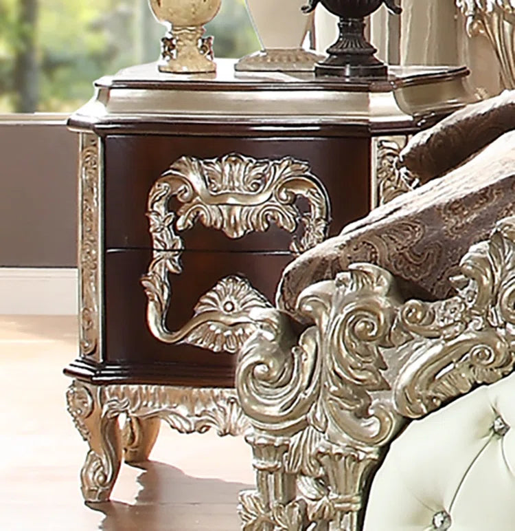 BEDROOM RESIN/LEATHER 5PC BEDROM | SILVER W/BROWN CHERRY ACCENT PIECES