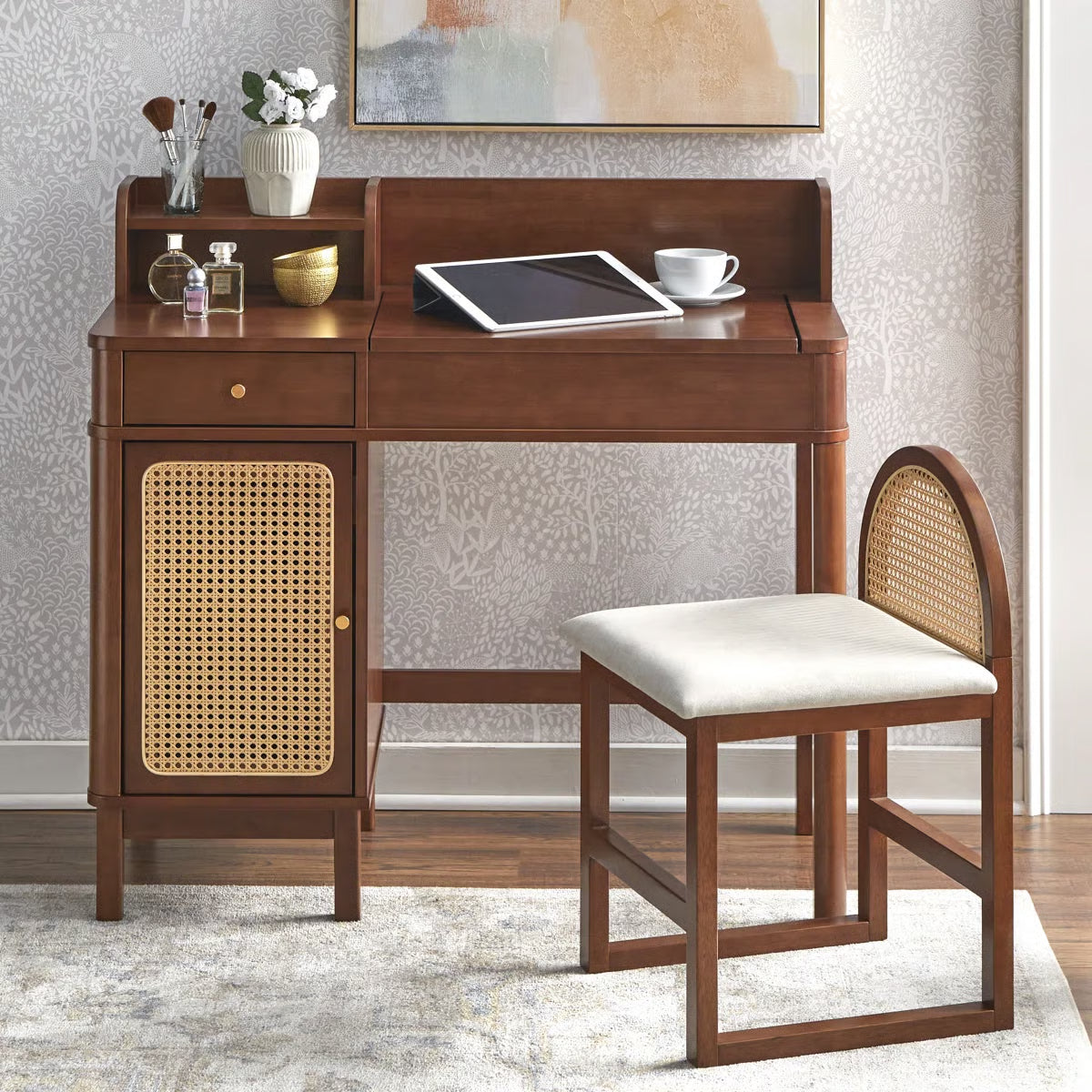 Bayview Vanity Desk and Stool
-OUCH CART |Dressing table