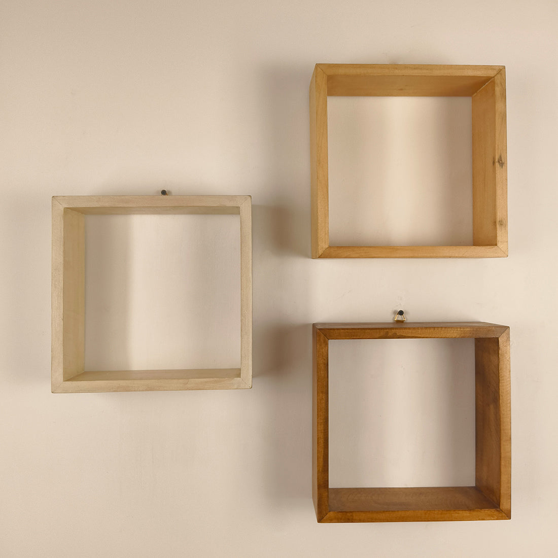 EDWARD III Rectangular Shaped Set of 3 Wooden Wall Shelves