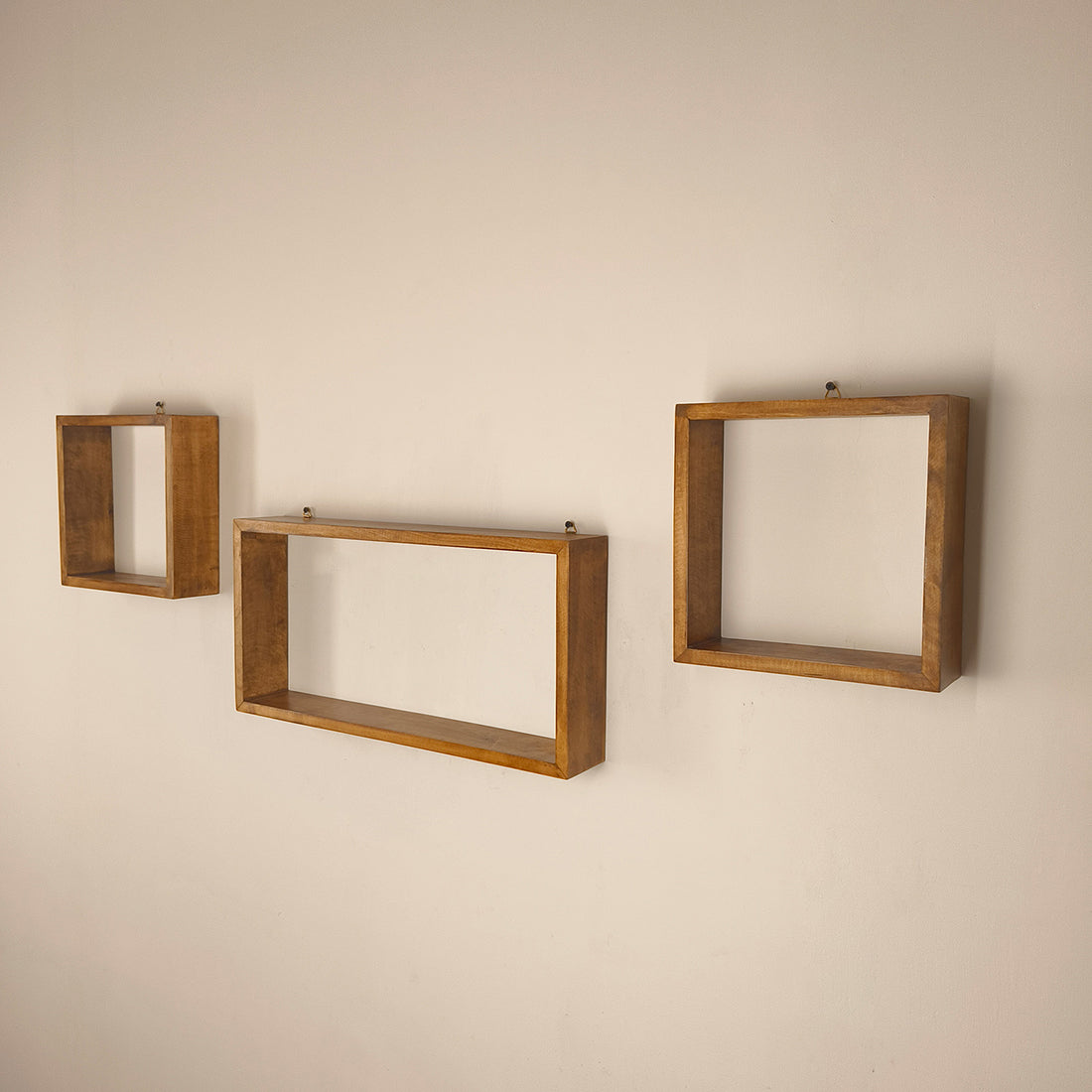 GEORGE III Rectangular Shaped Set of 3 Wooden Wall Shelves - OUCH CART | Wall decor