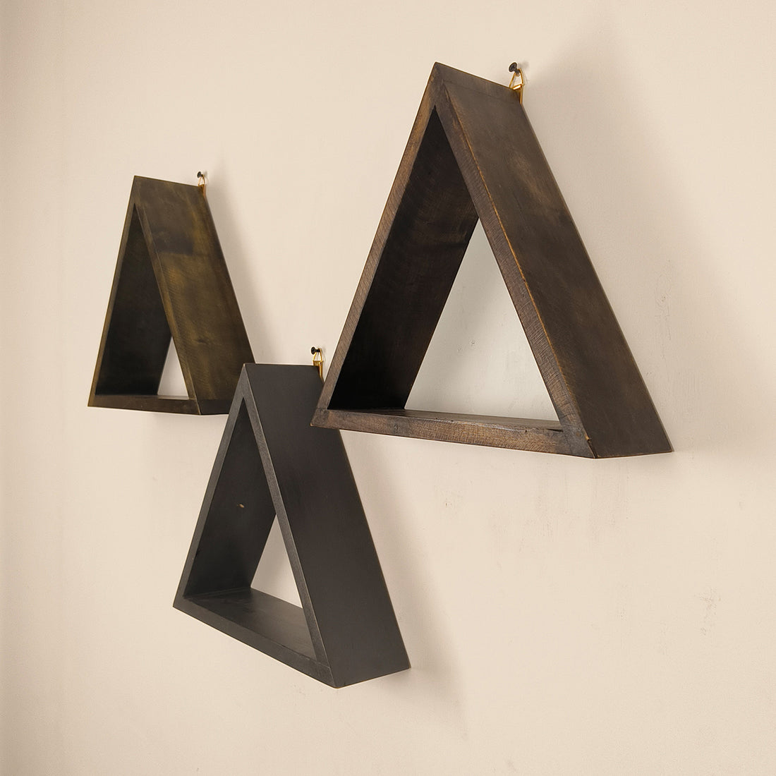 HENRY III Triangular Set of 3 Wooden Wall Shelves -OUCH CART | Wall decor
