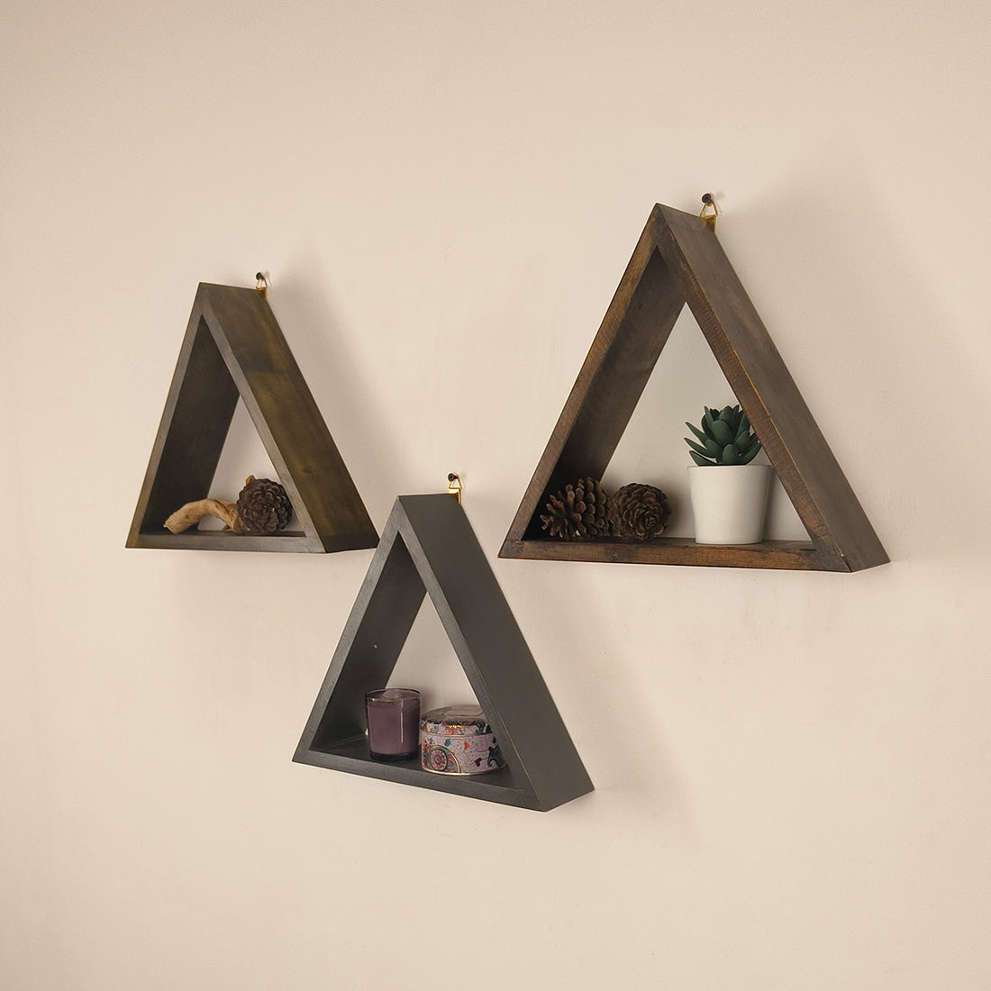 HENRY III Triangular Set of 3 Wooden Wall Shelves