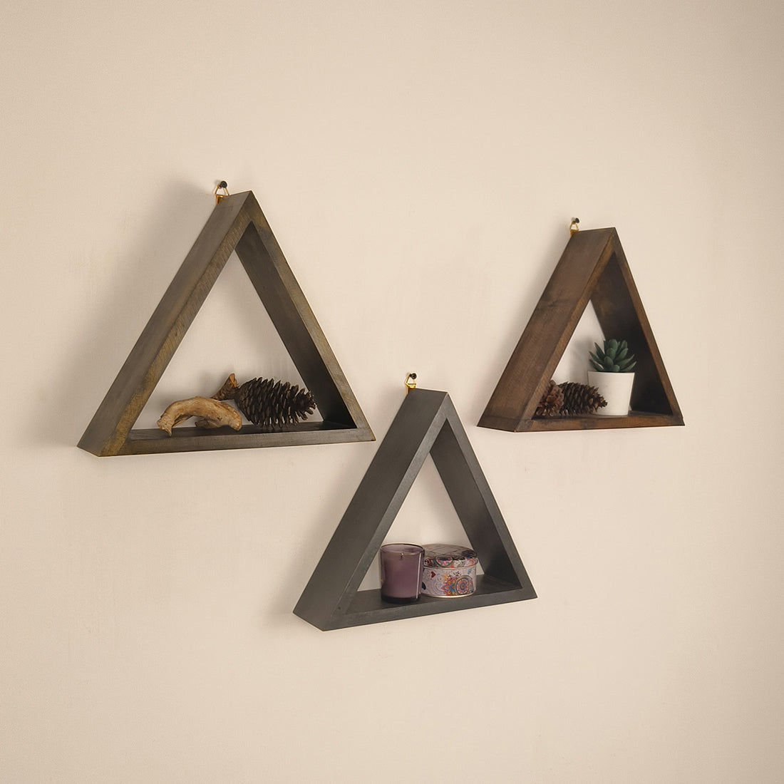 HENRY III Triangular Set of 3 Wooden Wall Shelves