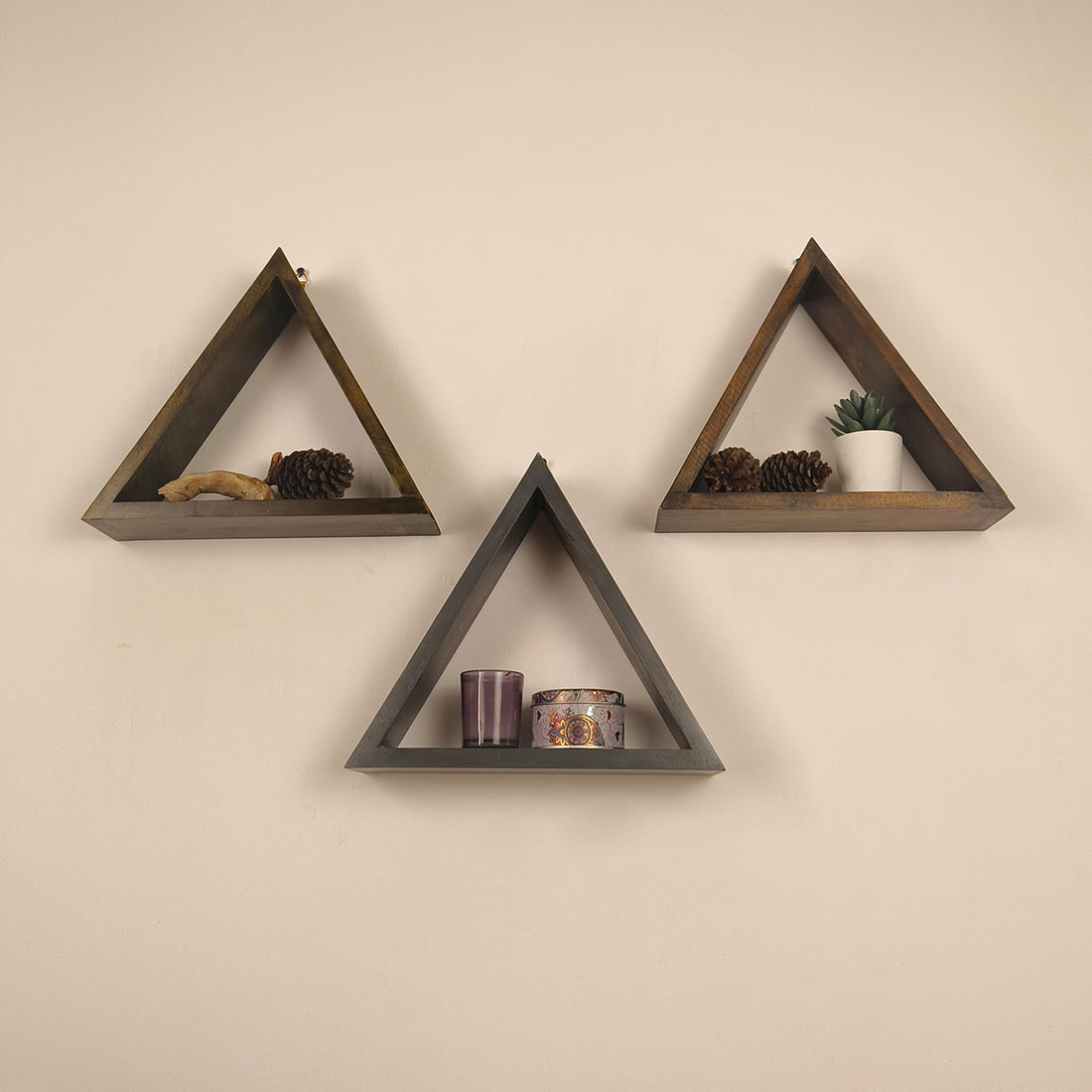 HENRY III Triangular Set of 3 Wooden Wall Shelves