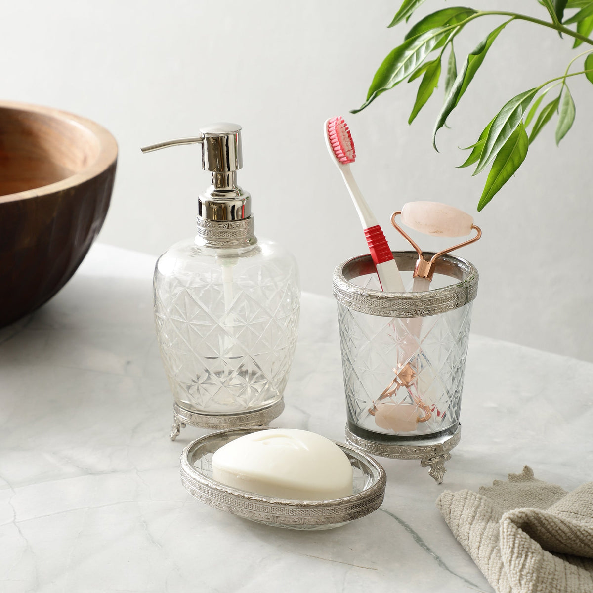 Starlight crystal Cut bathroom set in silver M.M.I. OVERSEAS