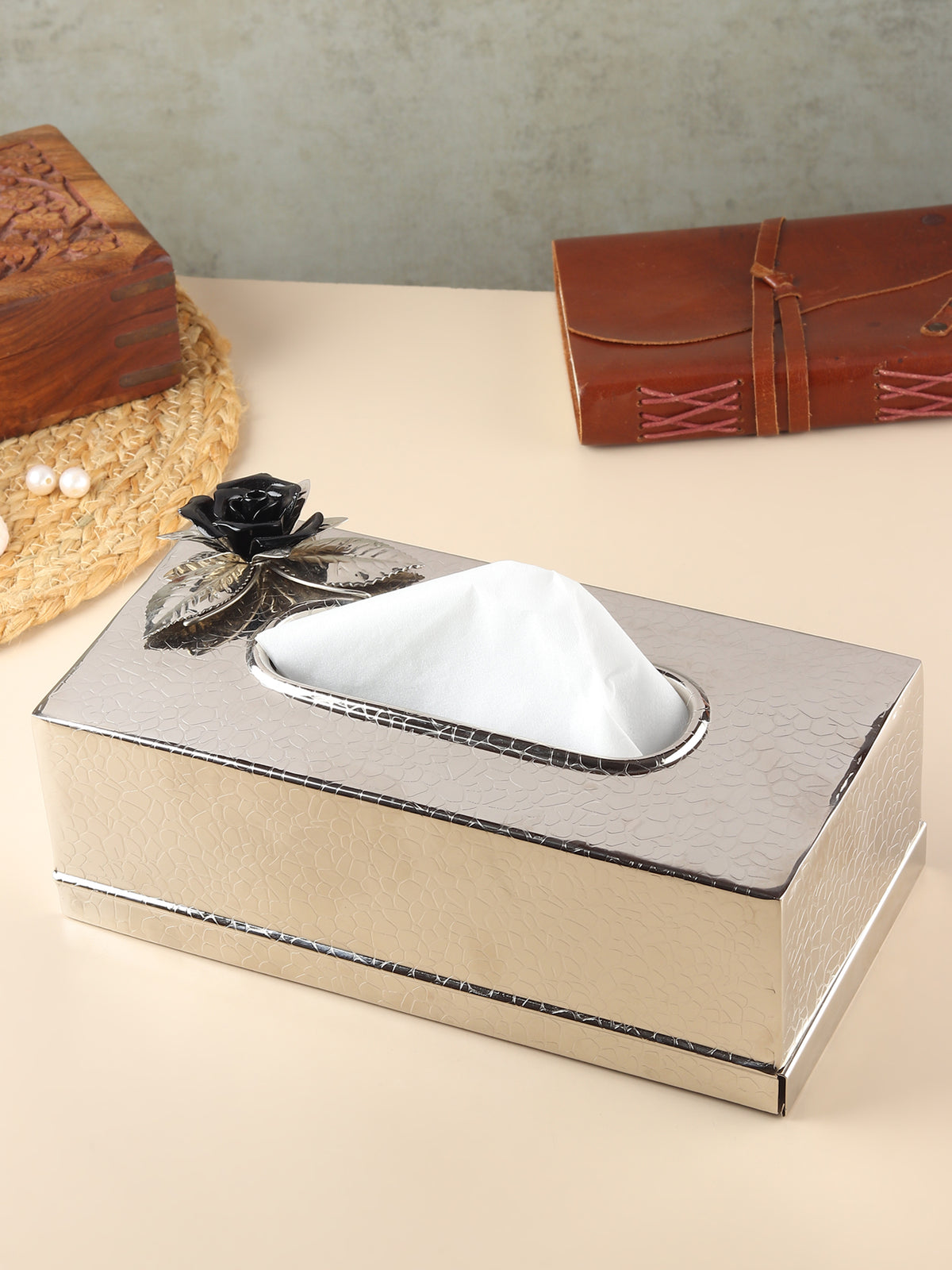 Petal Eclat Pink Tissue Holder