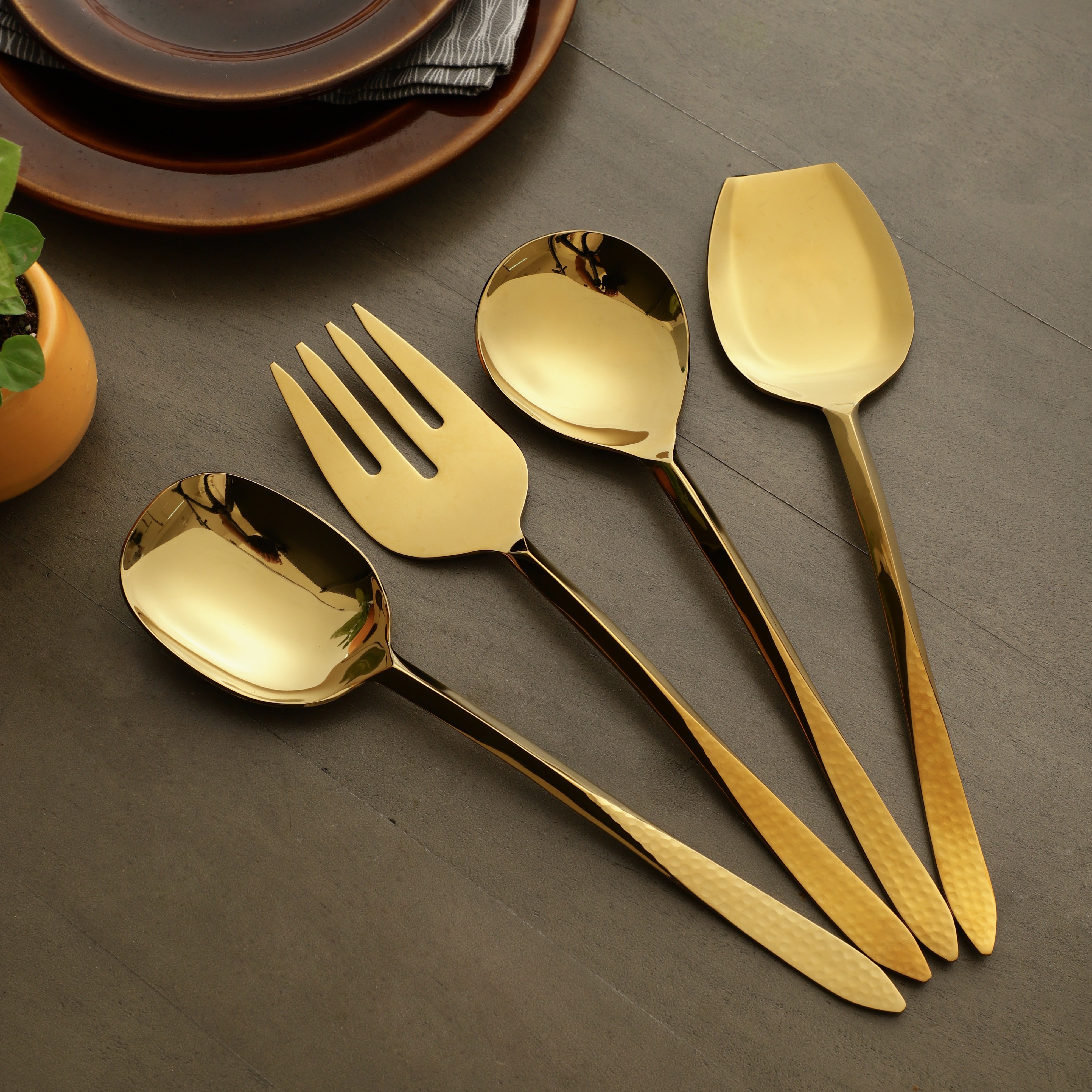 Dune Hammered Serving Set
