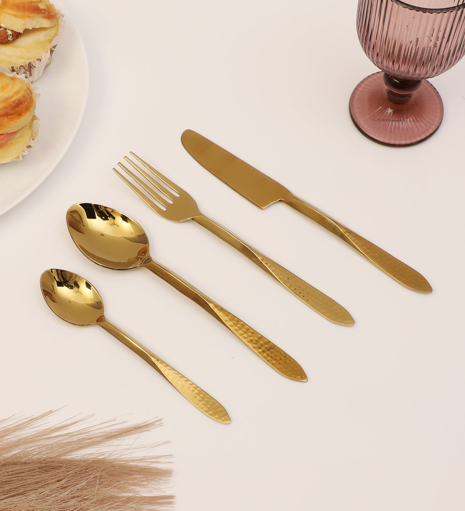 DUNE HAMMERED CUTLERY set