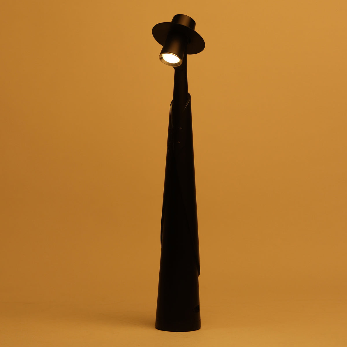 Baron Fedora Lamp