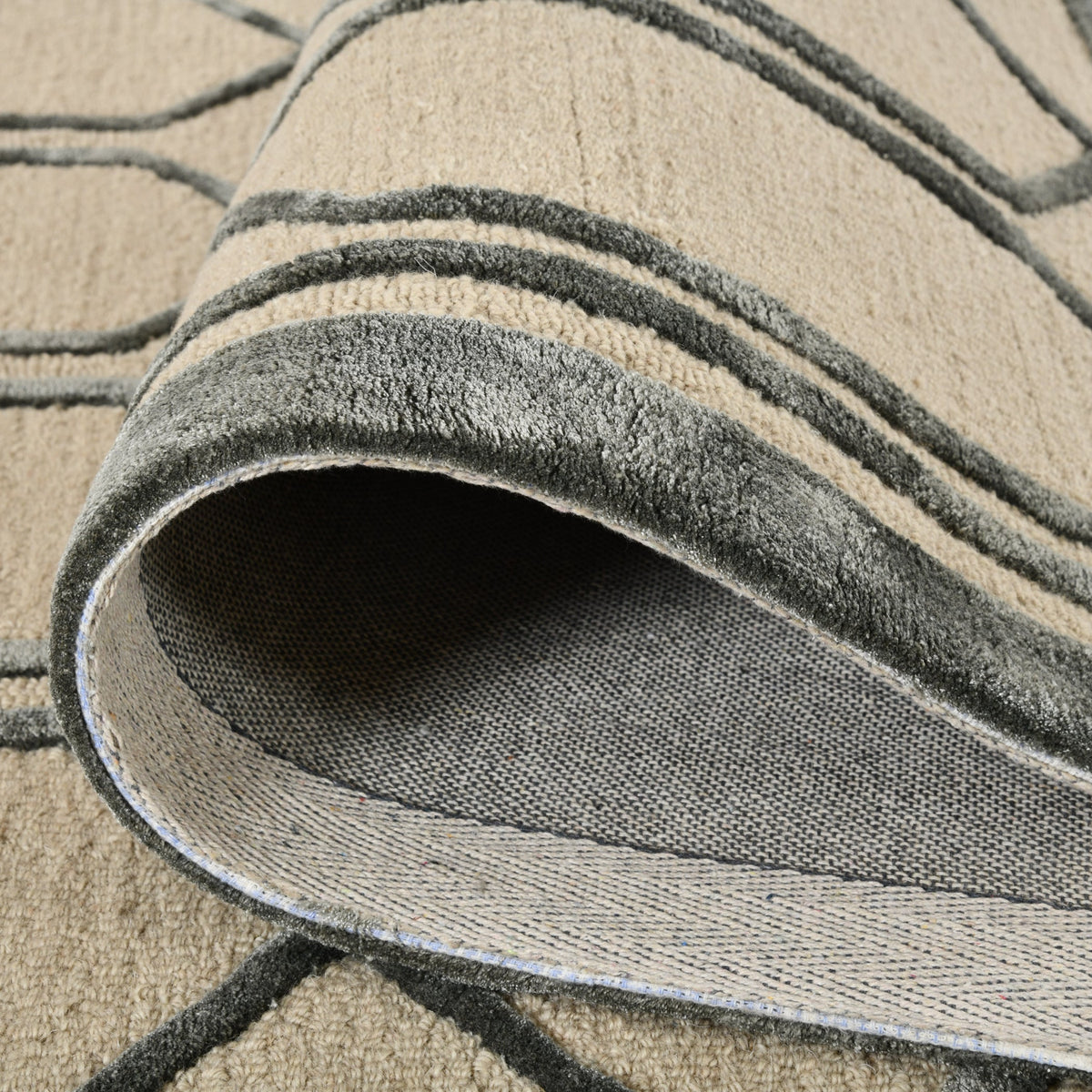 Saraswati Global Rug, Wool Area Rug, Vibrant And Luxurius Rug, 4x6 Feet, Anti Slip & Anti Skid Baking Carpet, Modern Rug, Ideal for Bedroom, Living Room, and Dining Room, Kids Room, Office Rug. Saraswati Global