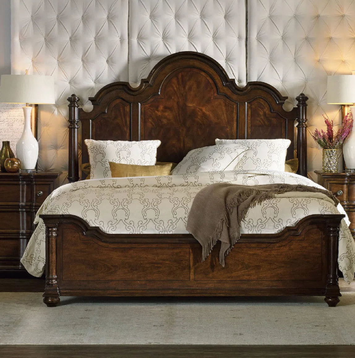 Leesburg Queen Poster Bed