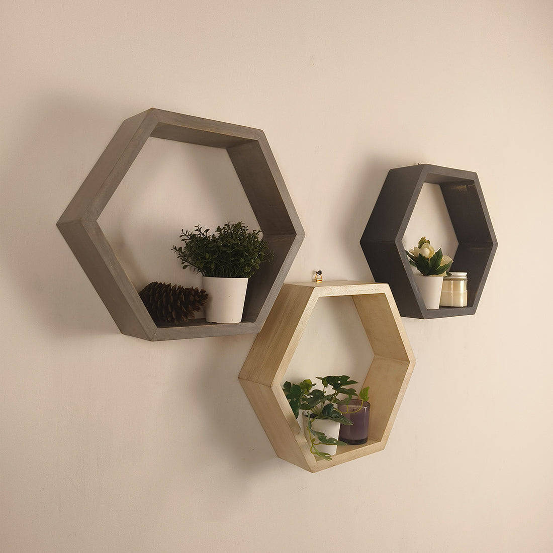 OLIVER III Hexagonal Shaped Set of 3 Wooden Wall Shelves