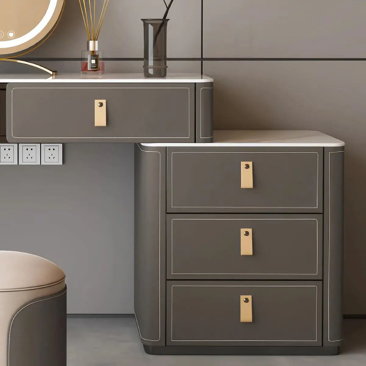 Saimir Vanity Makeup Table – Elegant and Practical Design