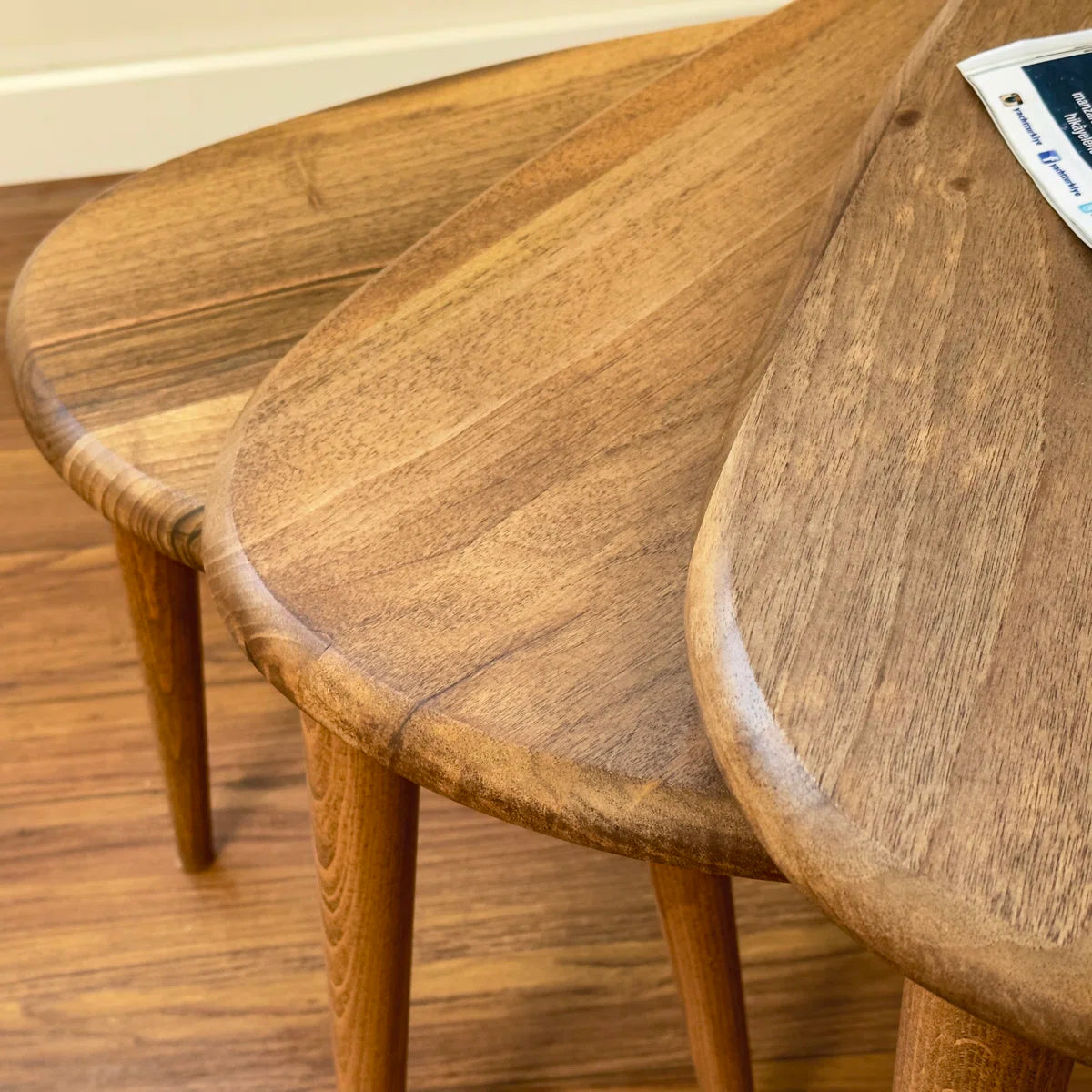 Solid Wood 3 Legs Nesting Tables -Walnut