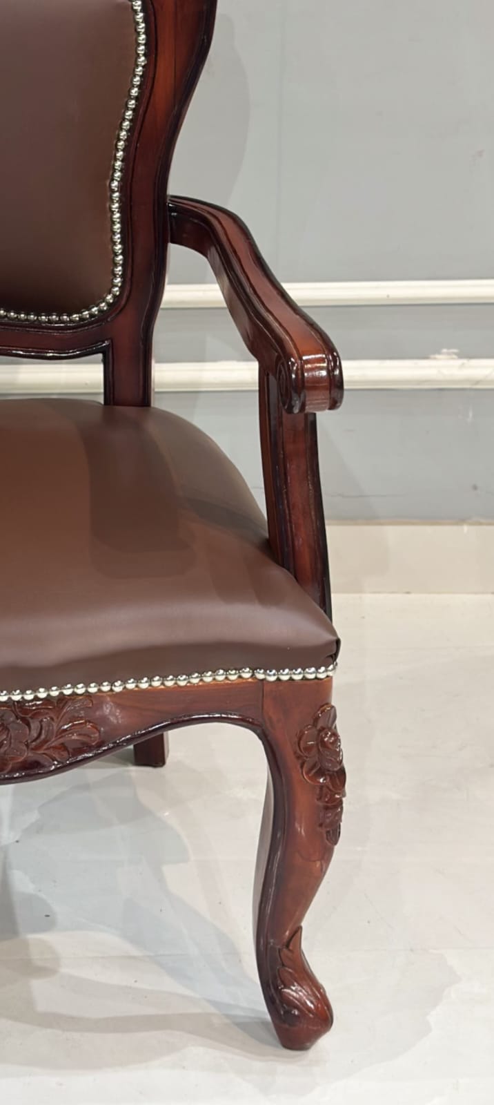 New Handicrafts Wooden Hand Carved Royal Look Chair