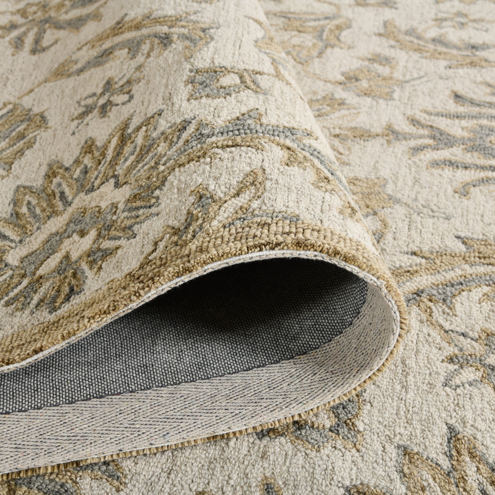 Saraswati Global Rug , Handmade Area Rug, 4x6 Feet,  Wool & Viscose Rug, Luxurious  Anti-Skid & Anti Slip Backing Carpet , Ideal for Bedroom, Living Room, and Dining Room, Kids Room, Office Rug.