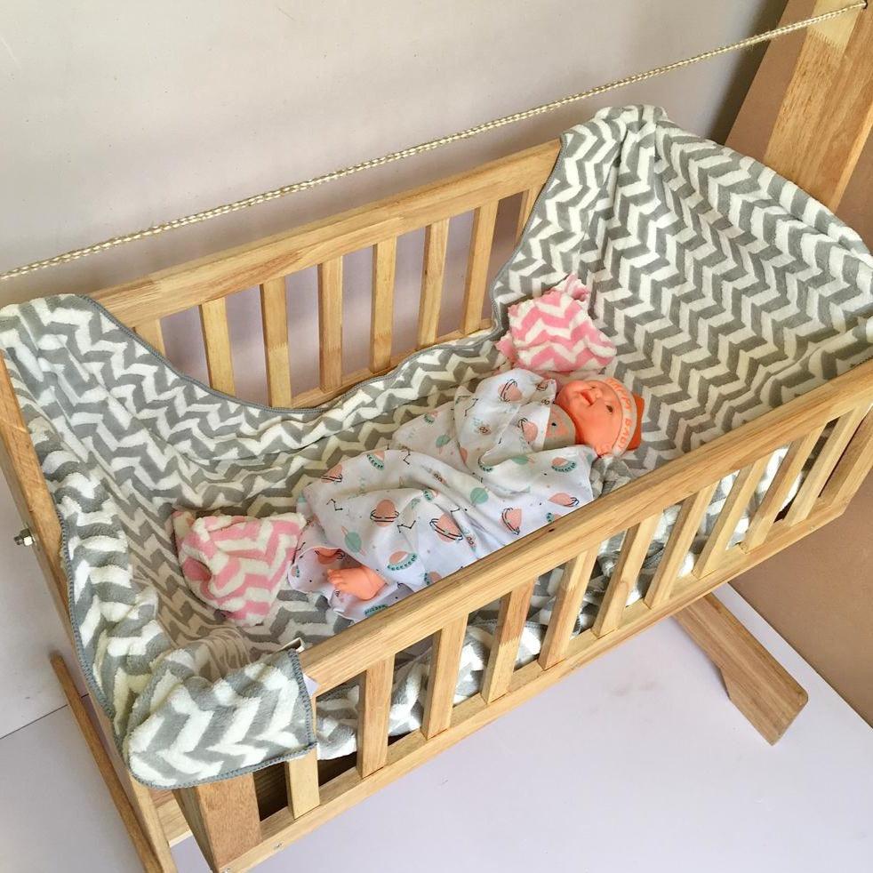 Baby Cot/Paalna/Jhula Cum Foldable Study Work Table By Miza - Ouch Cart