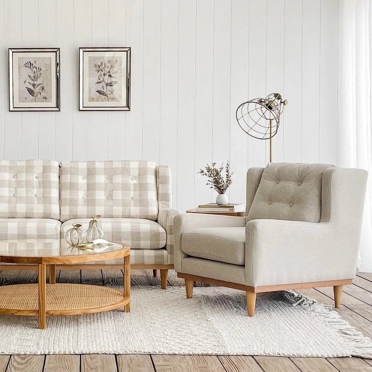WHITE UPHOLSTERED ARM CHAIR - Ouch Cart