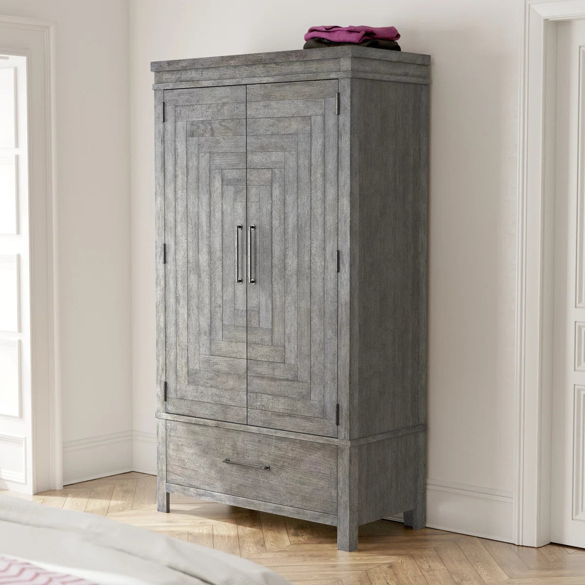 Elle Armoire
