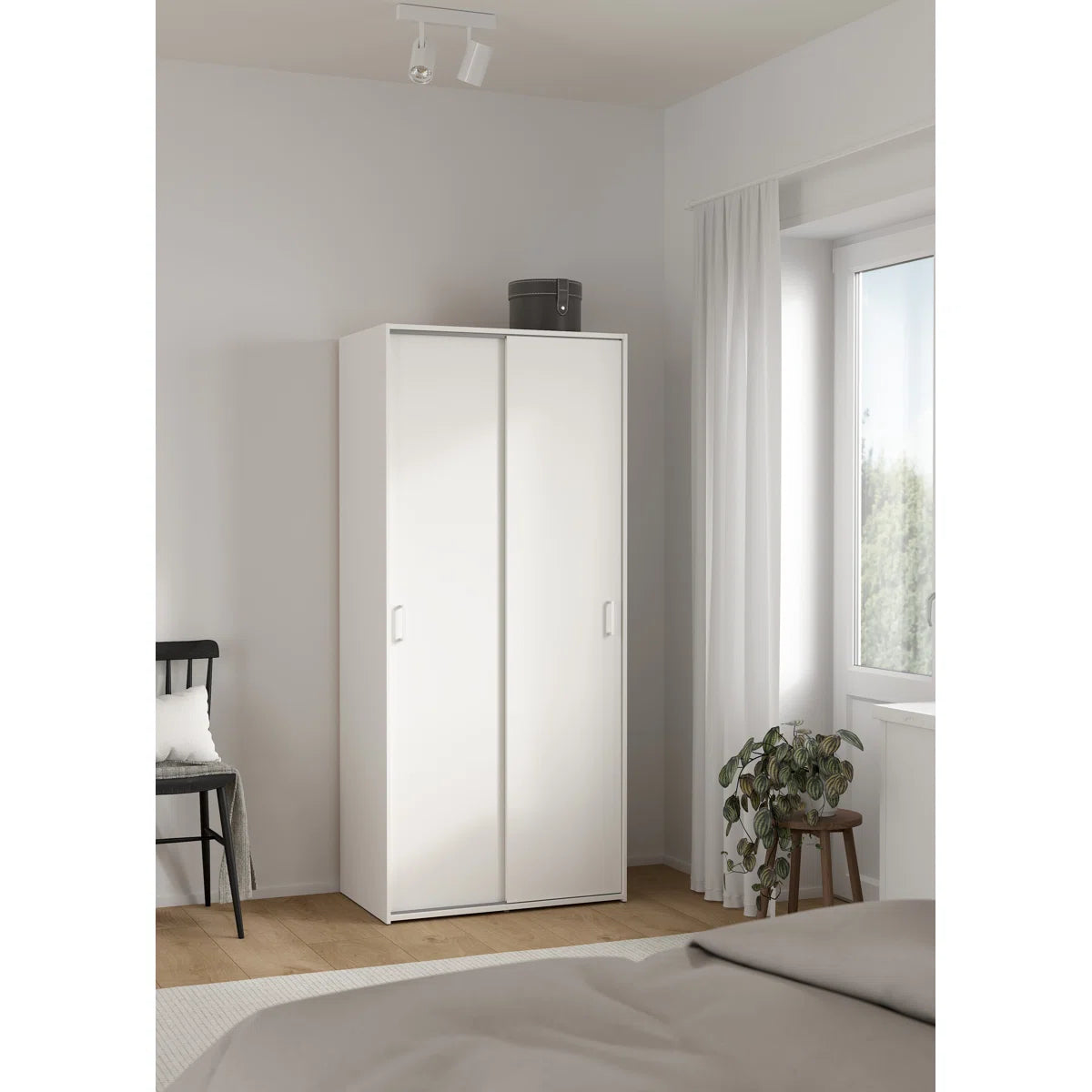 Chandria Armoire