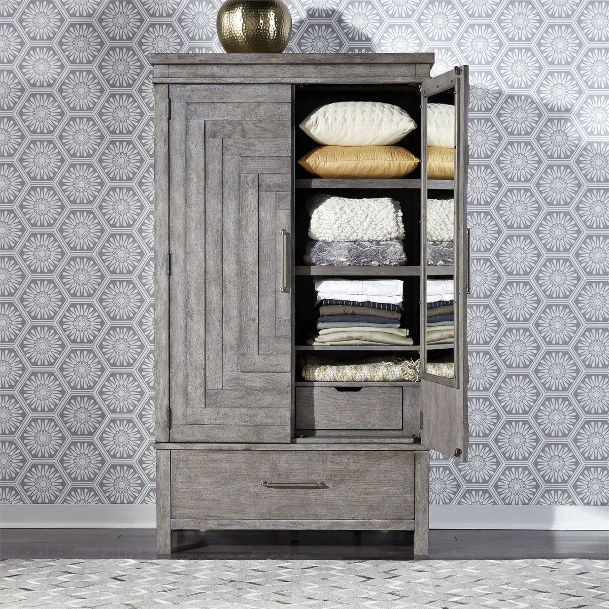 Elle Armoire
