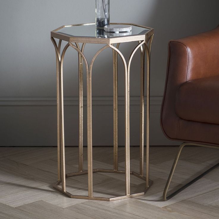 WEERT TABLE
