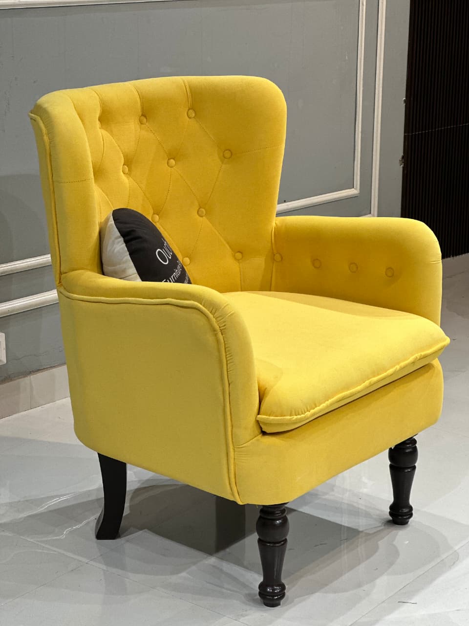 Wide Tufted Velvet Arm chair