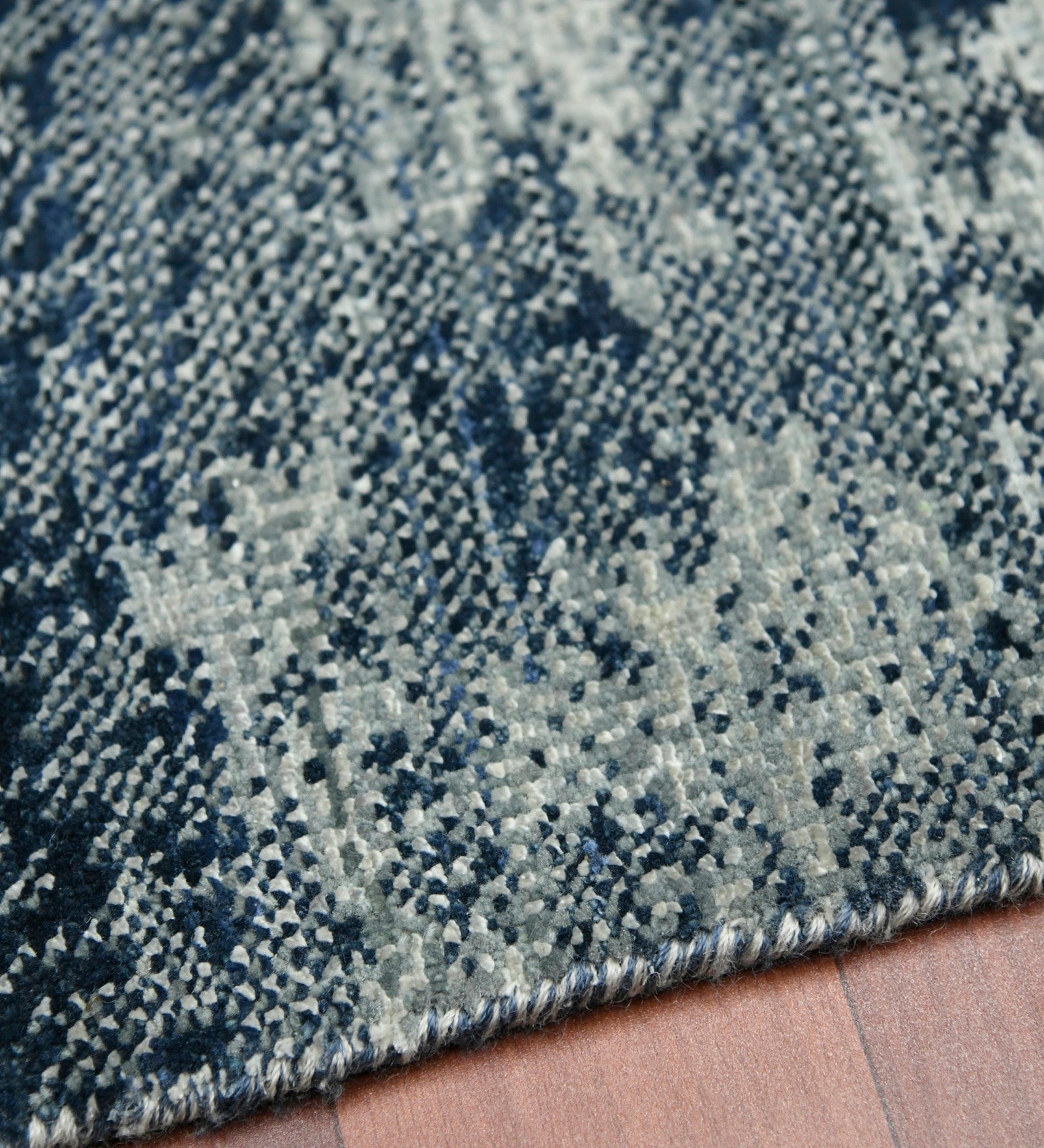 Dazzle Modern Pattern Hand Knotted  Rectangle Anti-Skid Designer Carpet, Prayer Rug For Office Cabins, Small Living Spaces - 2'X3'