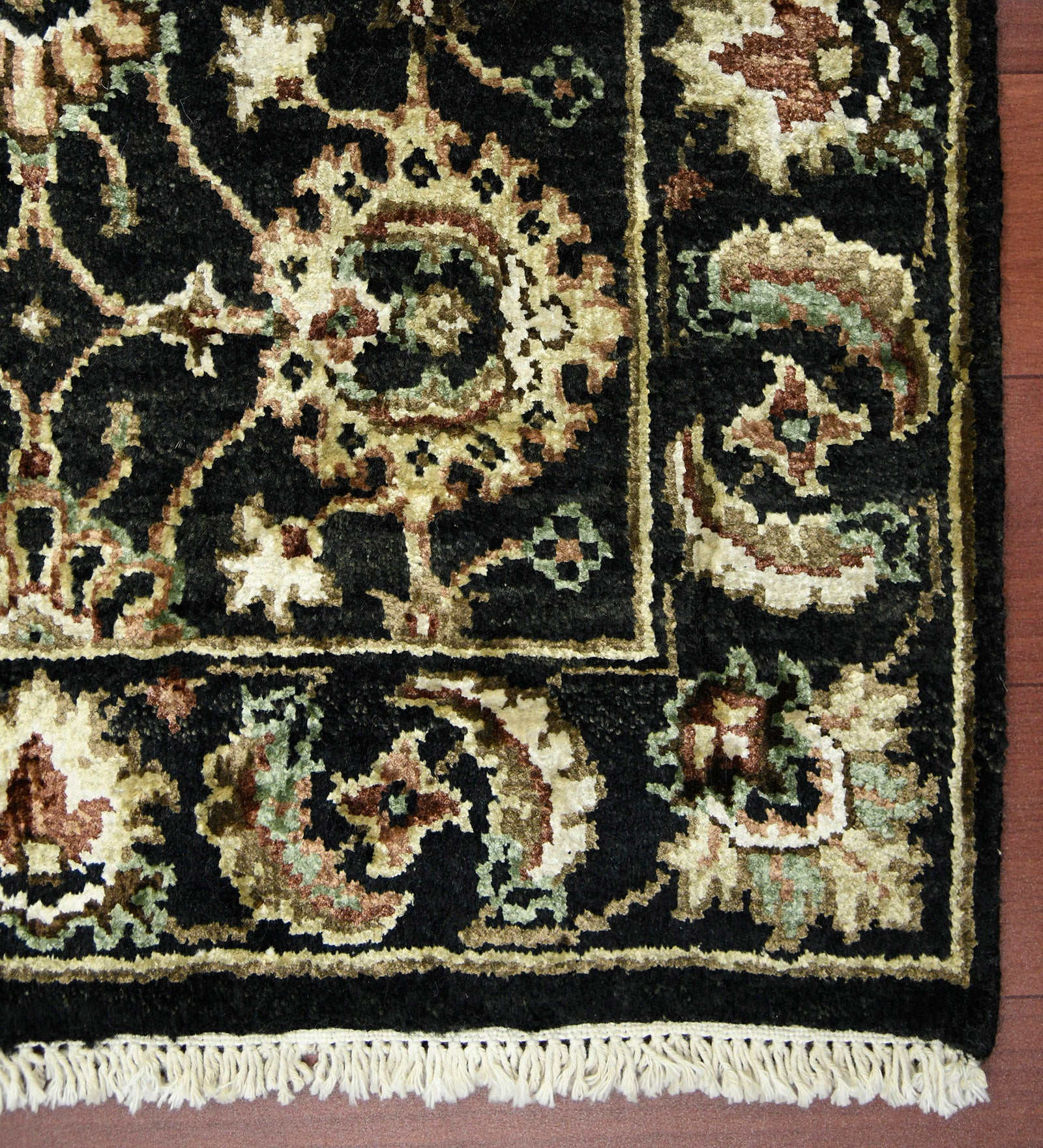 Luxor Classic Pattern Hand Knotted  Rectangle Anti-Skid Designer Carpet, Prayer Rug For Office Cabins, Small Living Spaces - 4'X6'