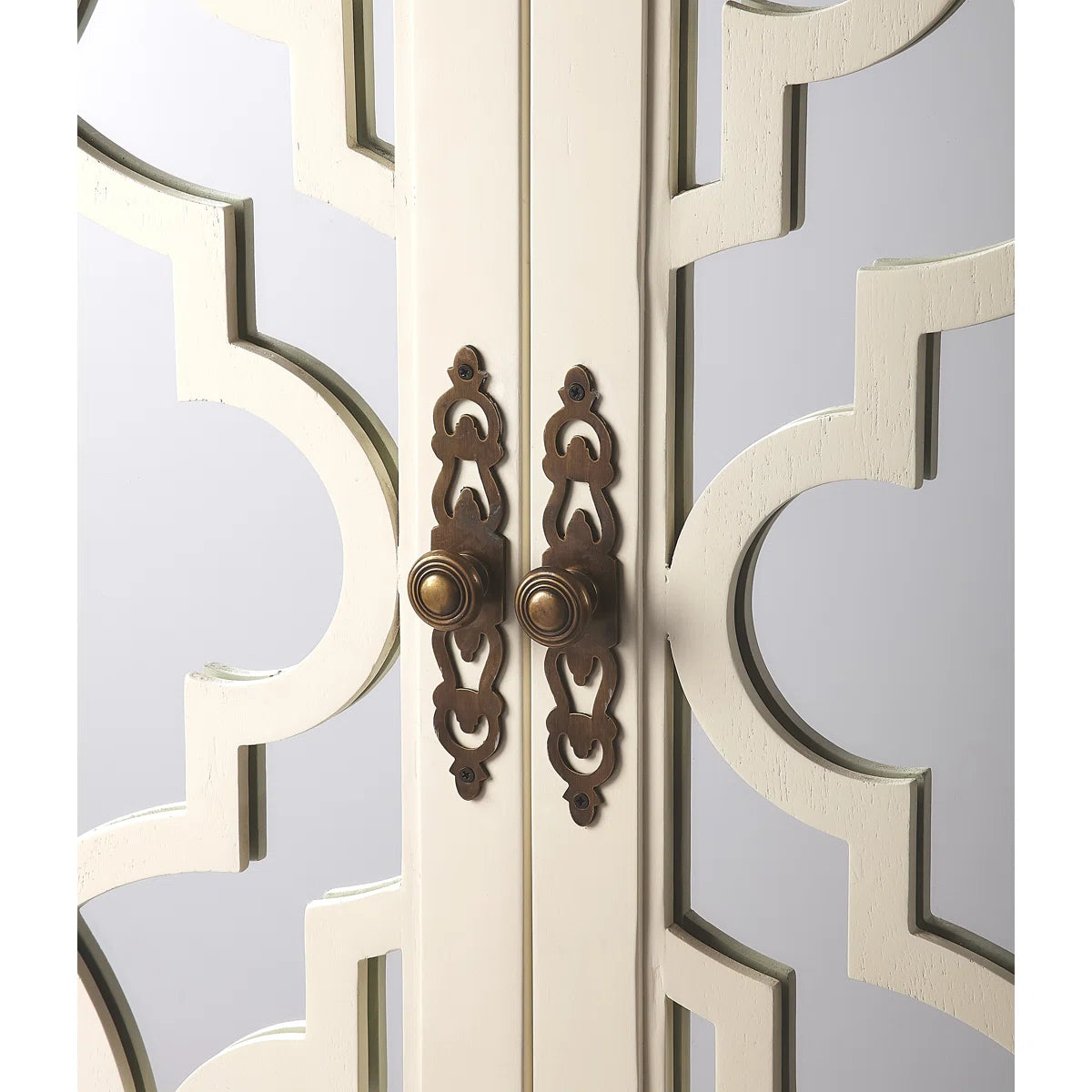 Eckhart Armoire