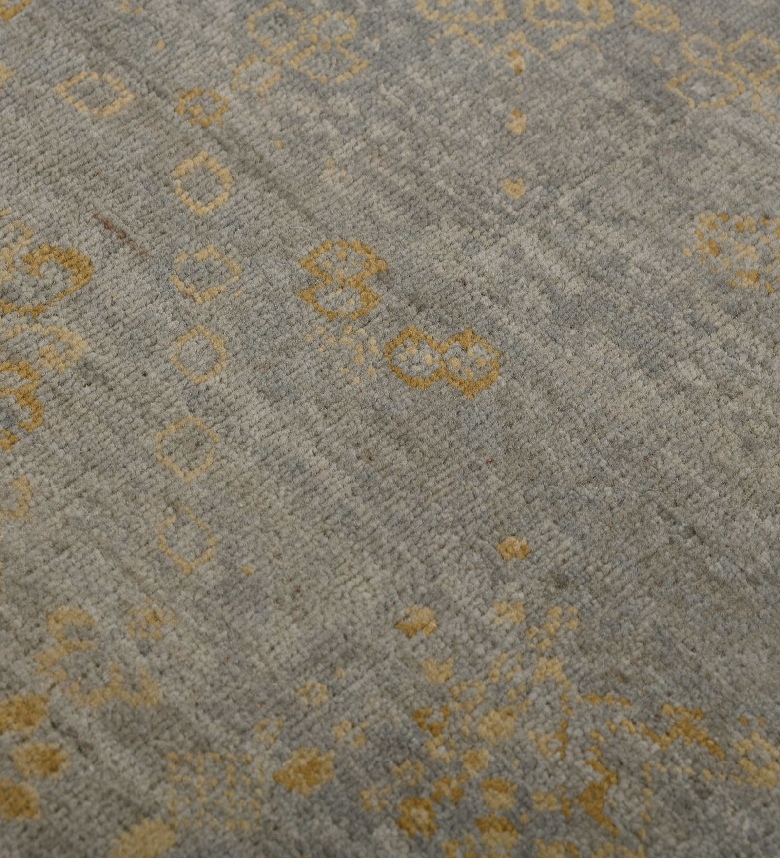 Kohinoor Transitional Pattern Hand Knotted  Rectangle Anti-Skid Designer Carpet, Prayer Rug For Office Cabins, Small Living Spaces - 2'X3'
