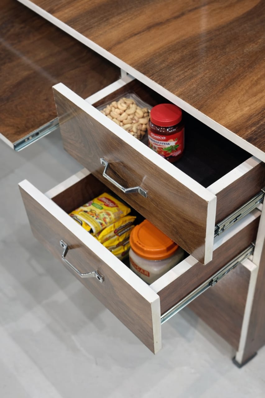 Carlos Computer Table In Columbia Walnut Finish