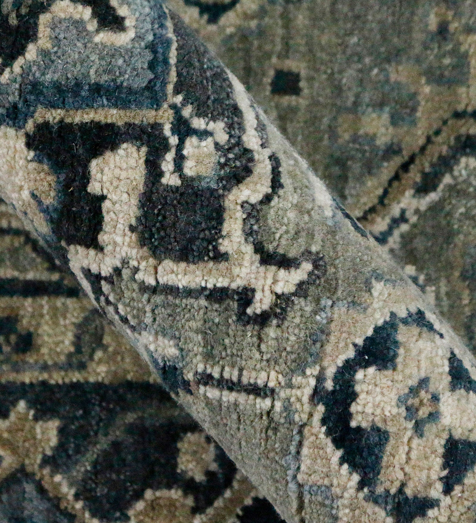 Heritage Traditional Pattern Hand Knotted  Rectangle Anti-Skid Designer Carpet, Prayer Rug For Office Cabins, Small Living Spaces - 3'X5'