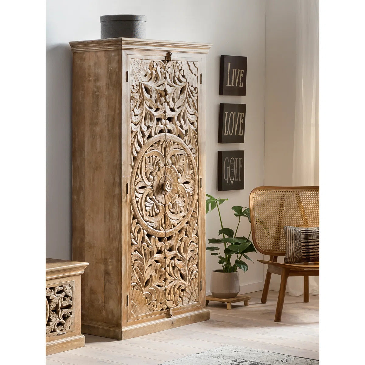 Armoire