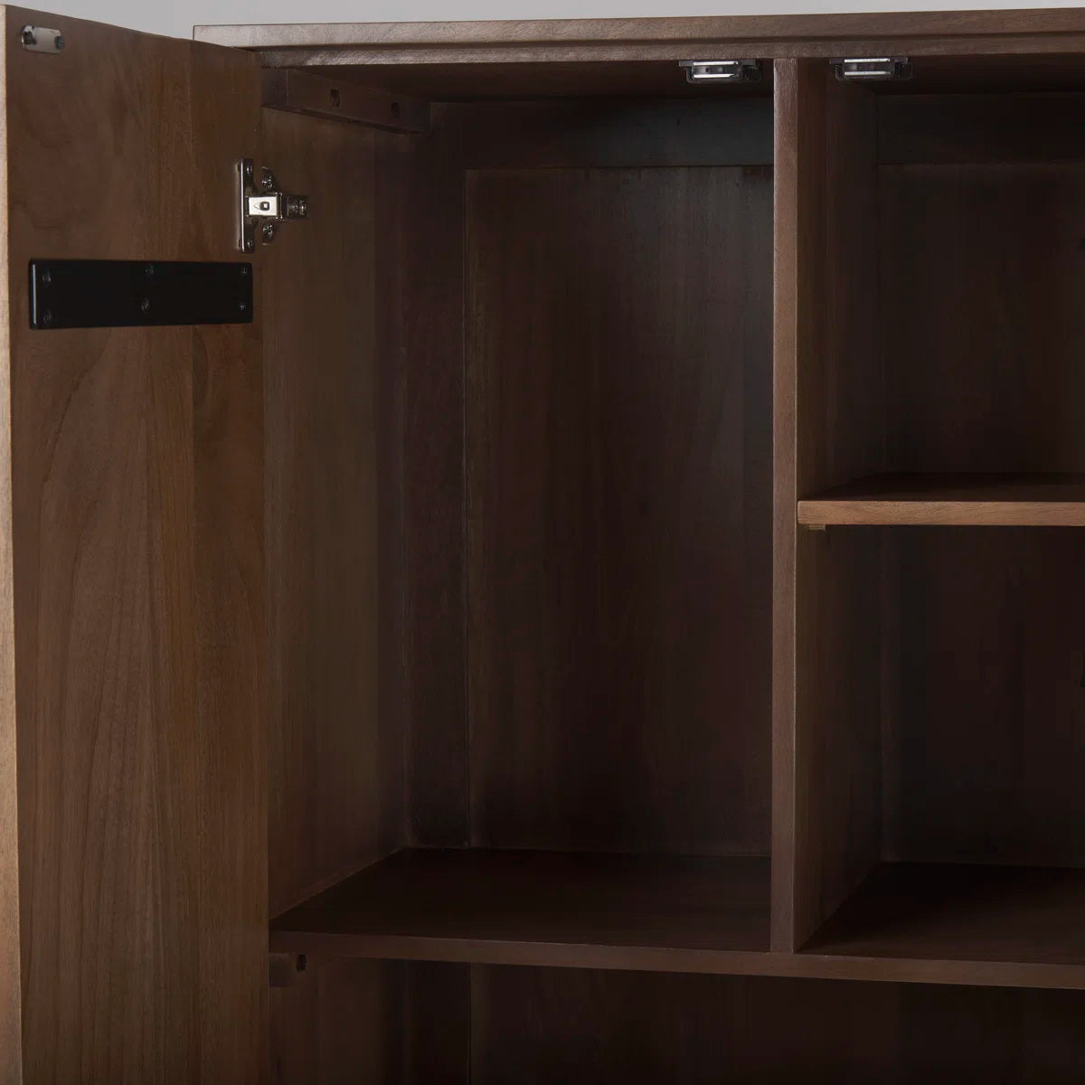 Ranae Armoire