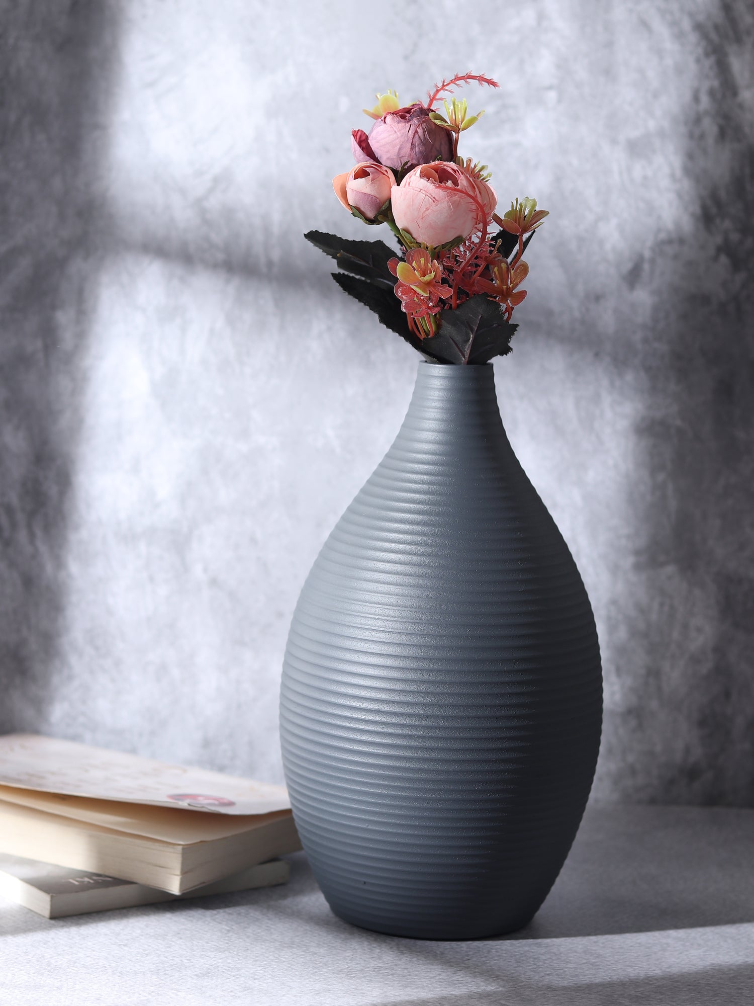 Klova Mint Pistachio Vase