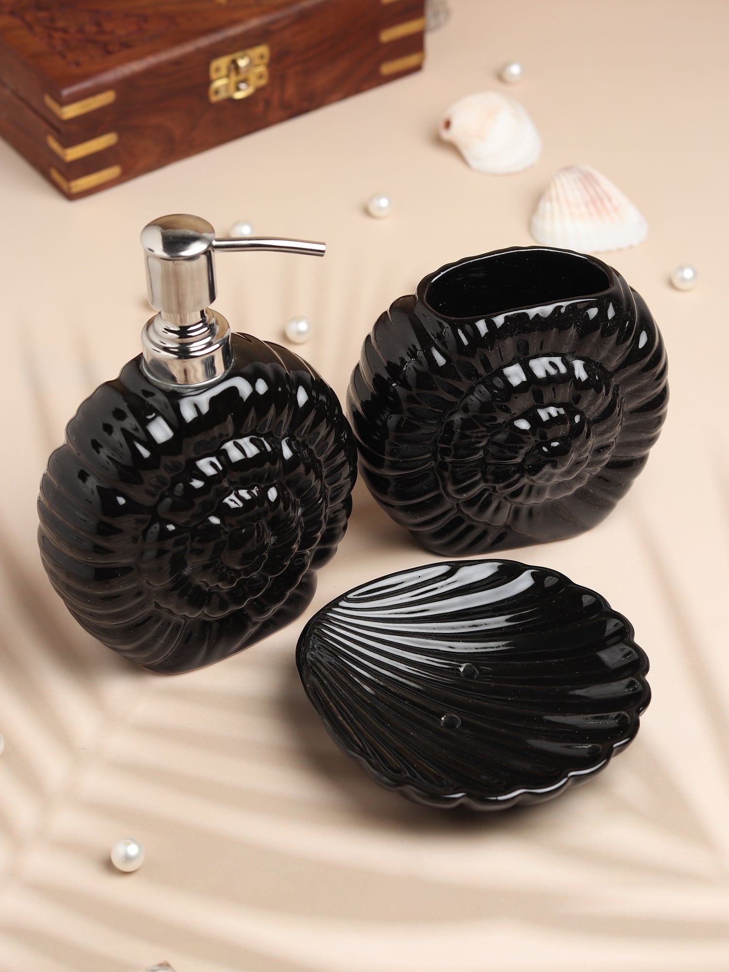 Shell Serenity Ceramic Bath Set In Black - OUCHCART